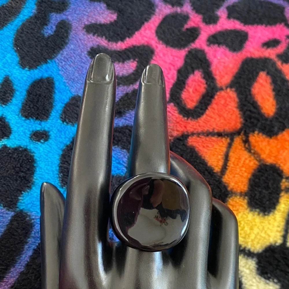 Plunder Glossy Black Wearable Ring